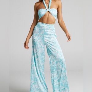 Showpo Two Piece Set in Aqua Floral Size 6